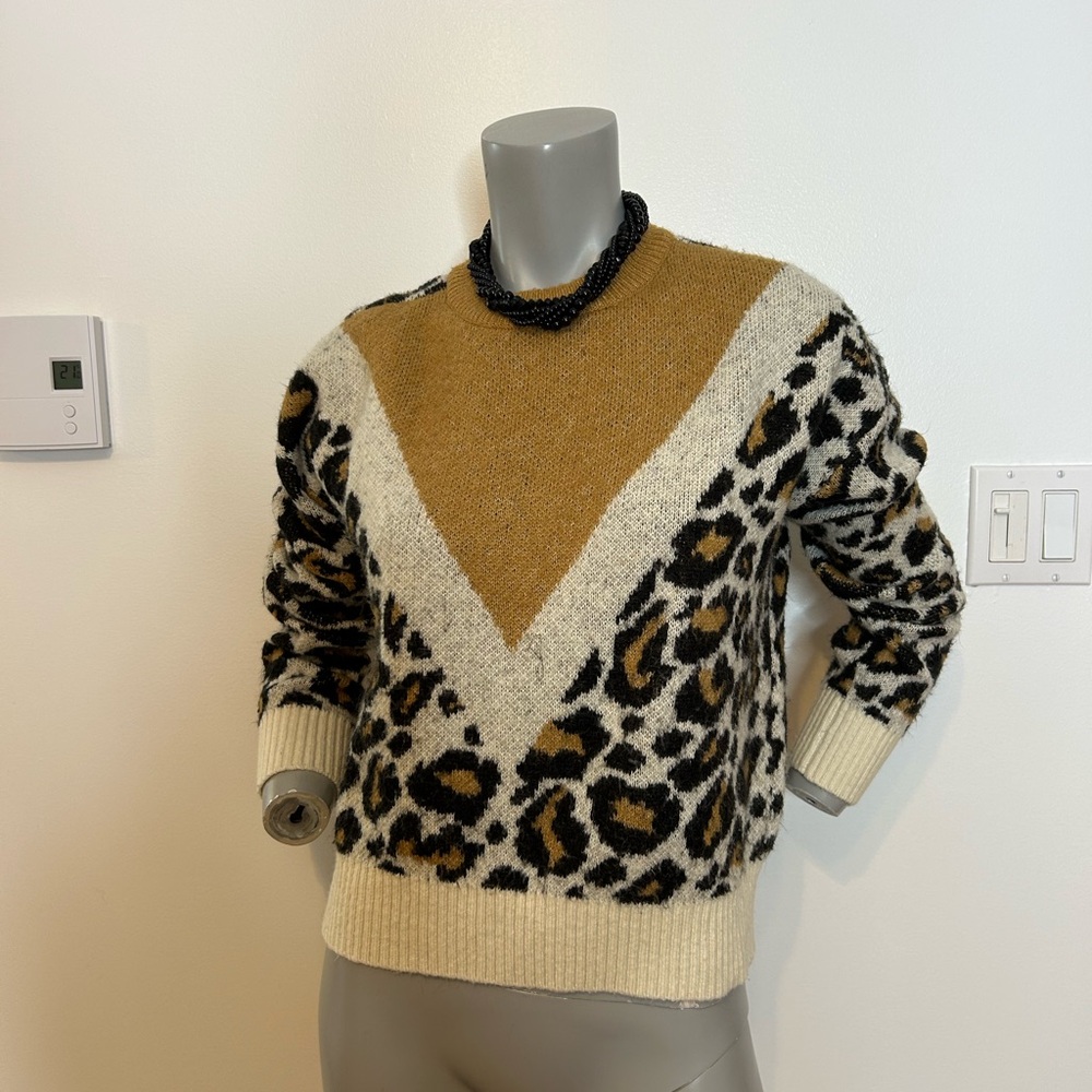 Beautiful George Animal Print Crew Neck Sweater ❤️S
